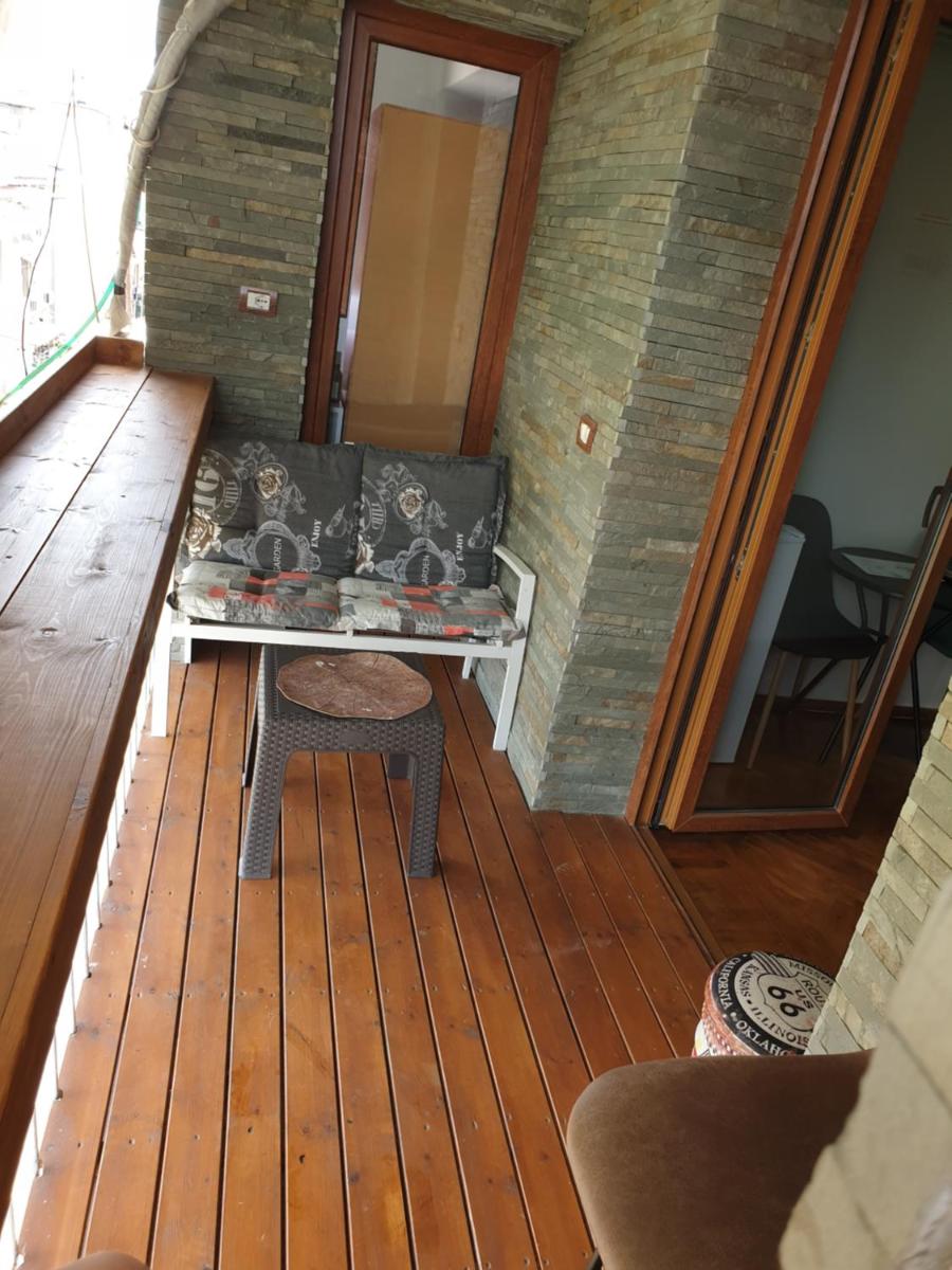 Elisabet Tirana - Housity
