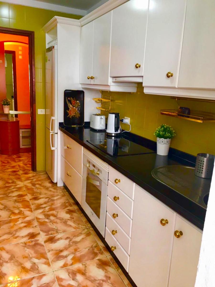 SEA-VIEW APARTMENT WITH a TENNIS COURT - Hizvo