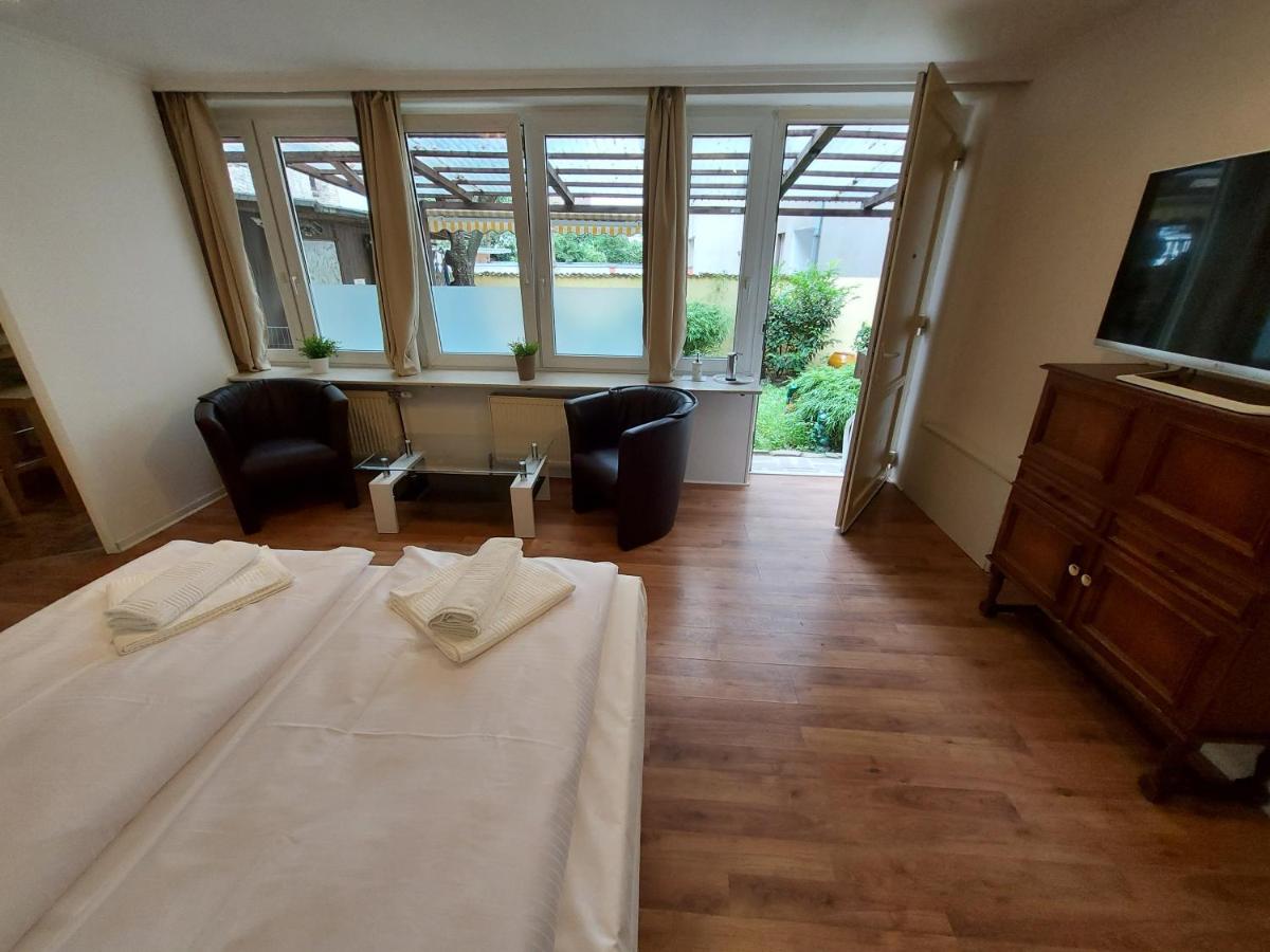 Garden Apartment - Housity