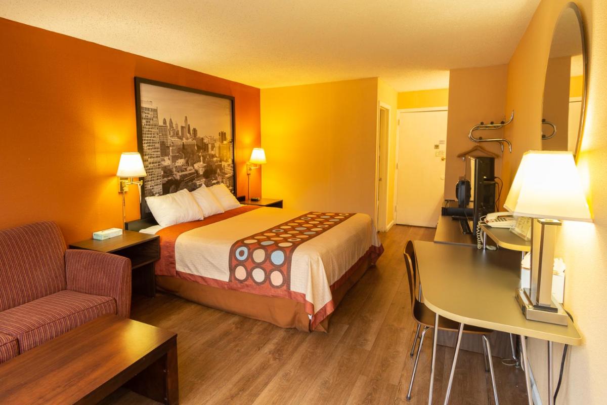 Super 8 by Wyndham Carlisle North - Housity