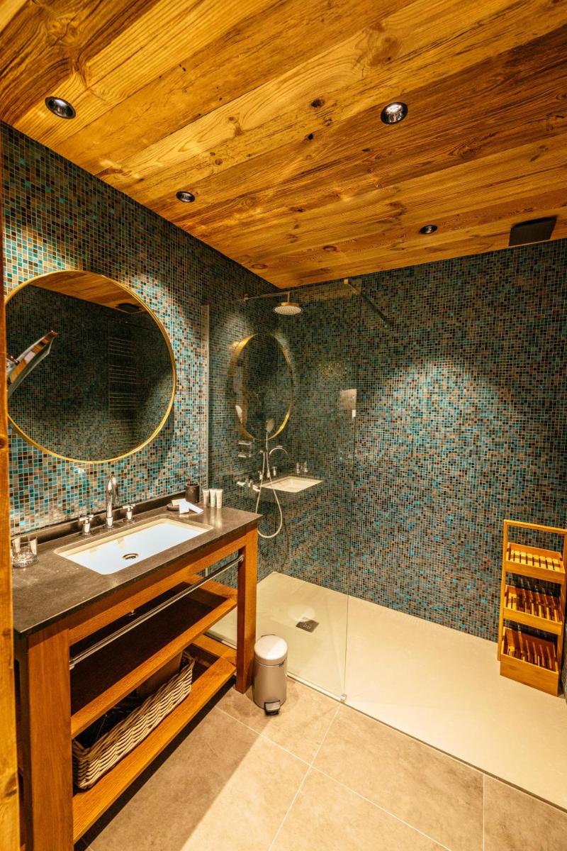 Salle de bains dans l'établissement Hotel Le V de Vaujany
