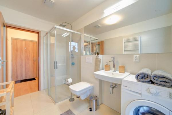 Suitetrails - RoomCity Awakeon Apartments