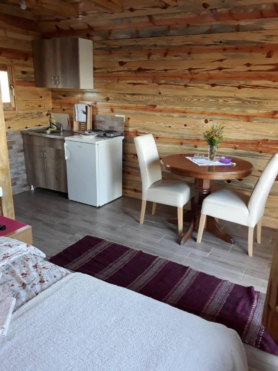 Markove kolibe 2, Uvac - Housity