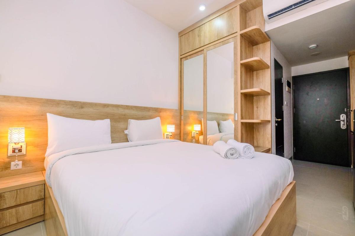 Minimalist Mustika Golf Residence Studio Apartment with City View By Travelio - Housity