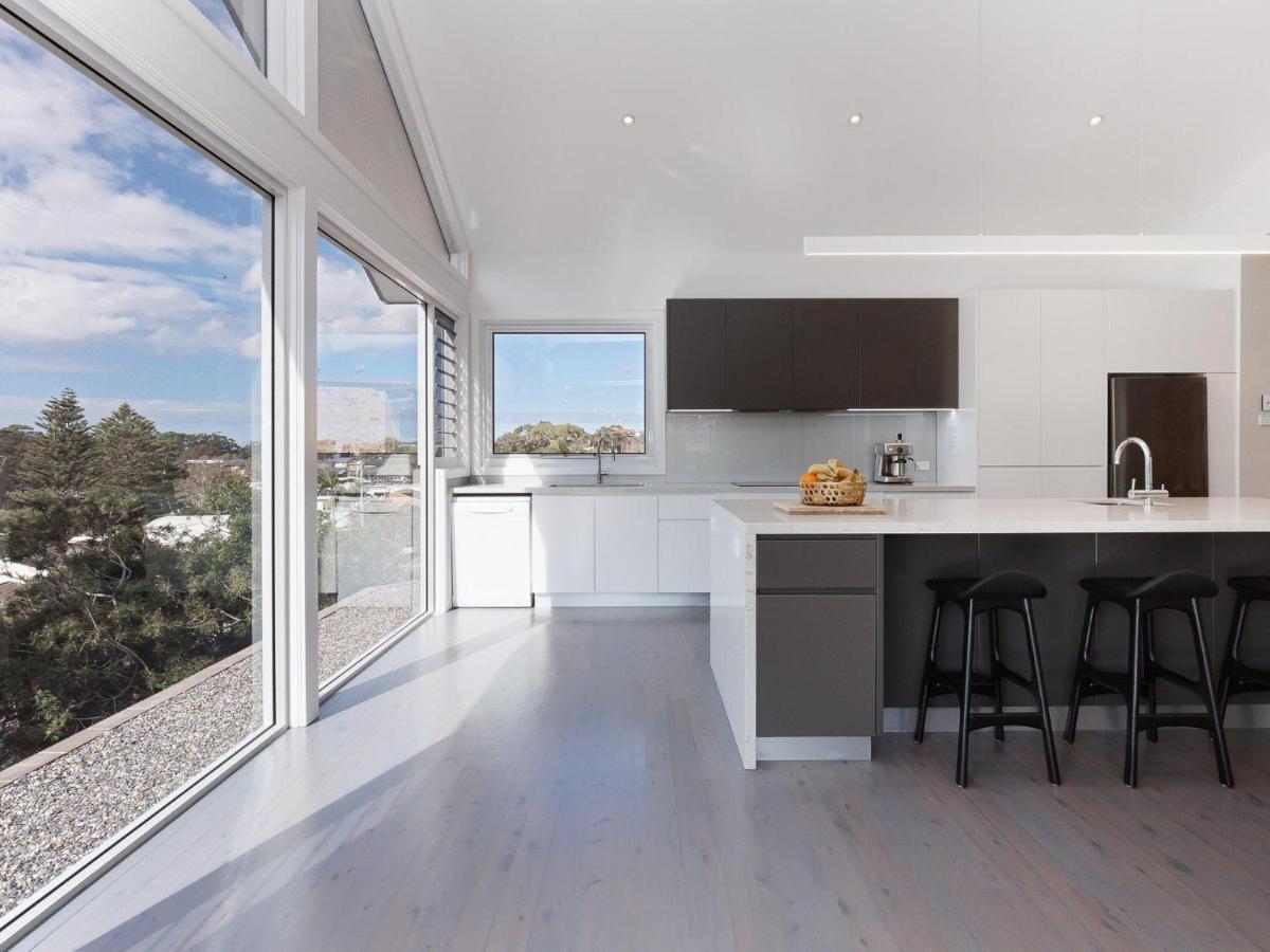 Iluka Stunning Air Conditioned house with WI FI and Water Views - Housity