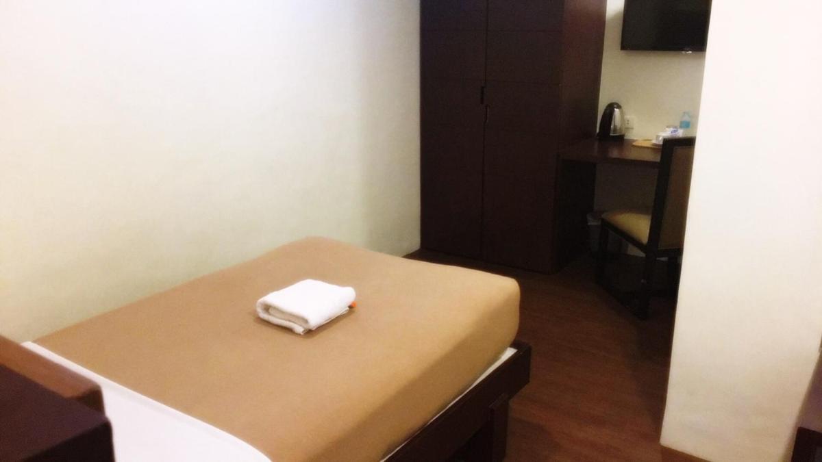 Tacloban Plaza Hotel - Housity