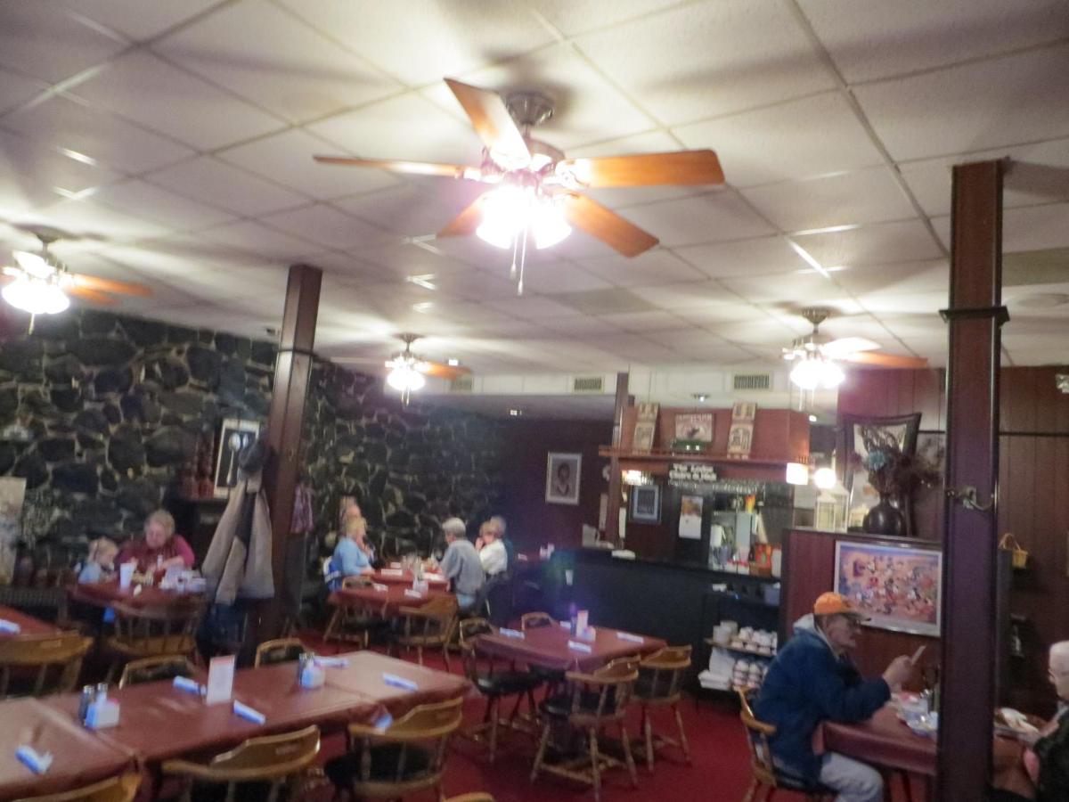 Midtown Western Inn - Kearney - Housity