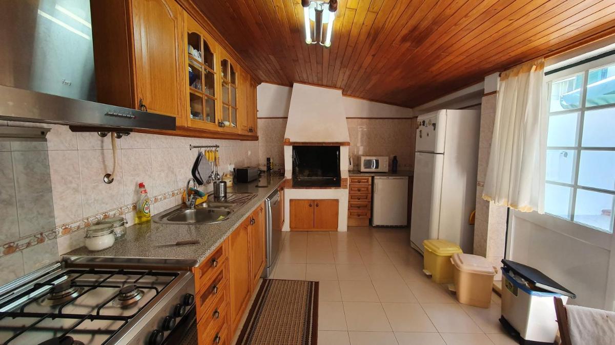 Secluded Beach House @Praia da Galé - Housity
