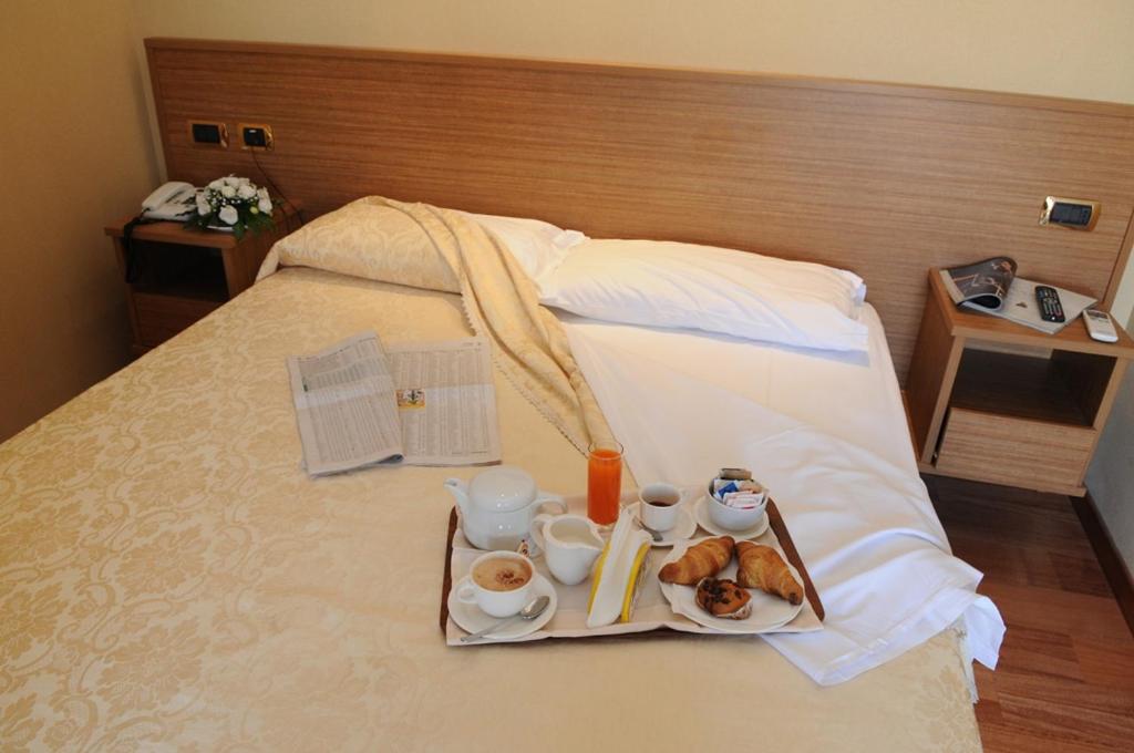 Hotel Ristorante La Lanterna - Housity