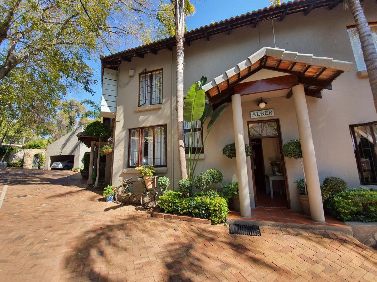 Suitetrails - Waterhouse Guest Lodge - Indus Street