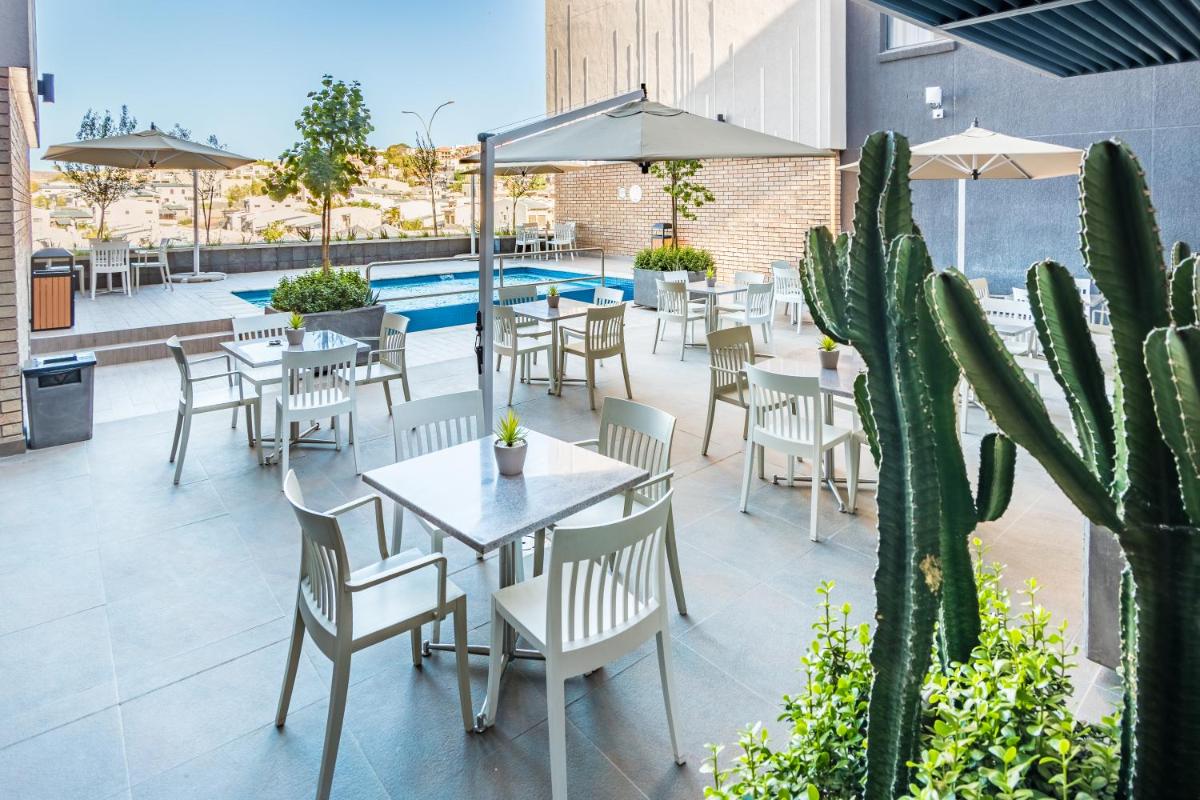 Town Lodge Windhoek, Namibia - Hizvo