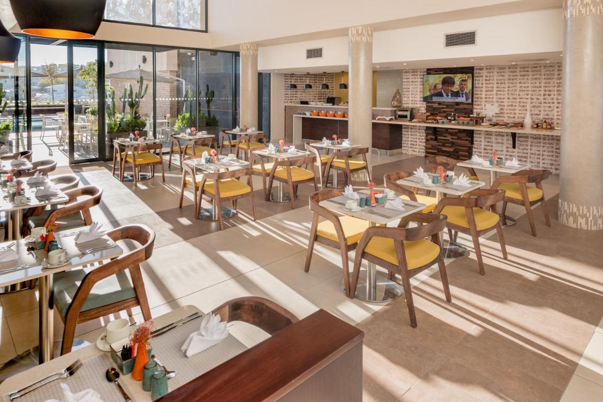 Town Lodge Windhoek, Namibia - Hizvo