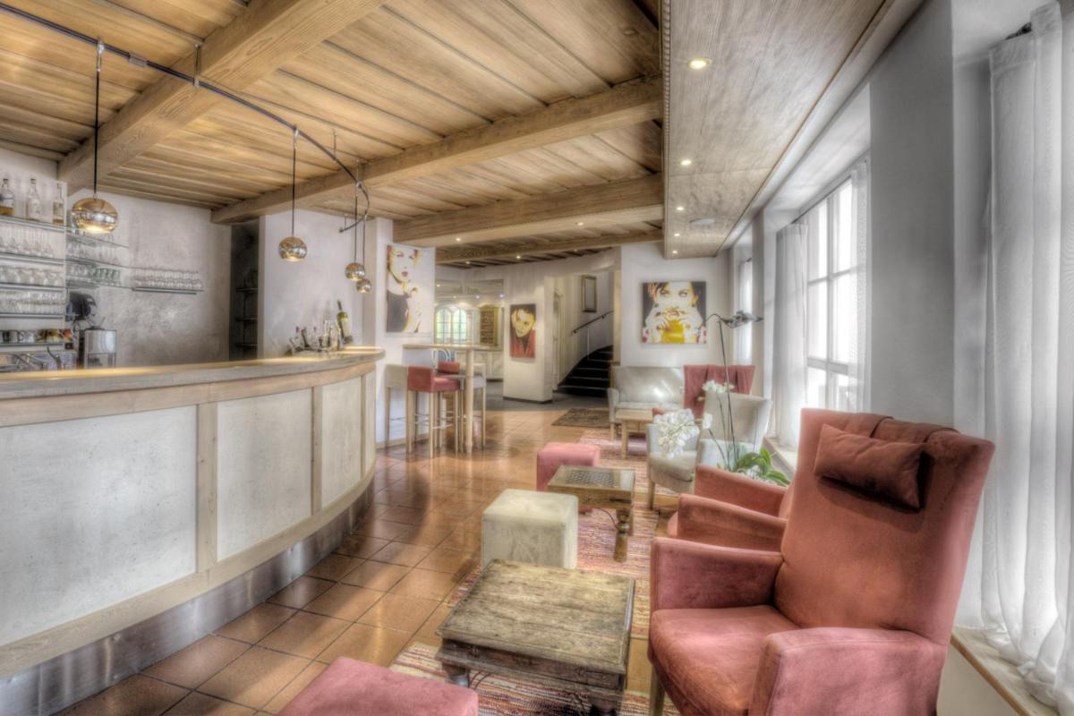 Hotel La Tambra - Housity