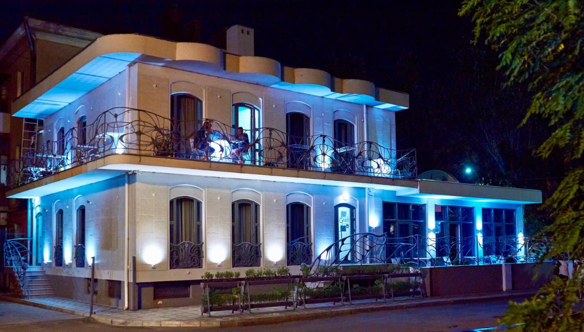 Gaudi stylish hotel - Housity