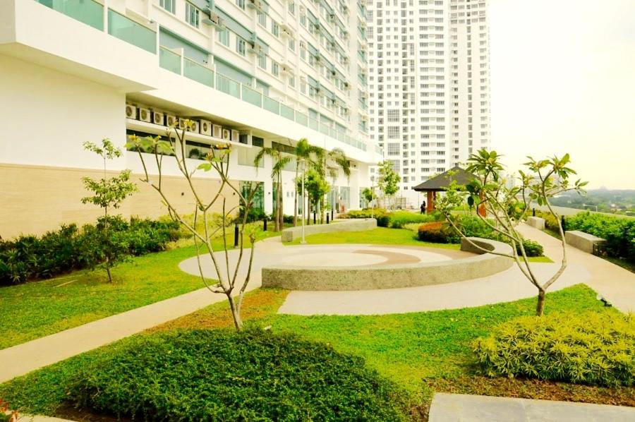 Affordable Makati Serviced Apartments - Housity