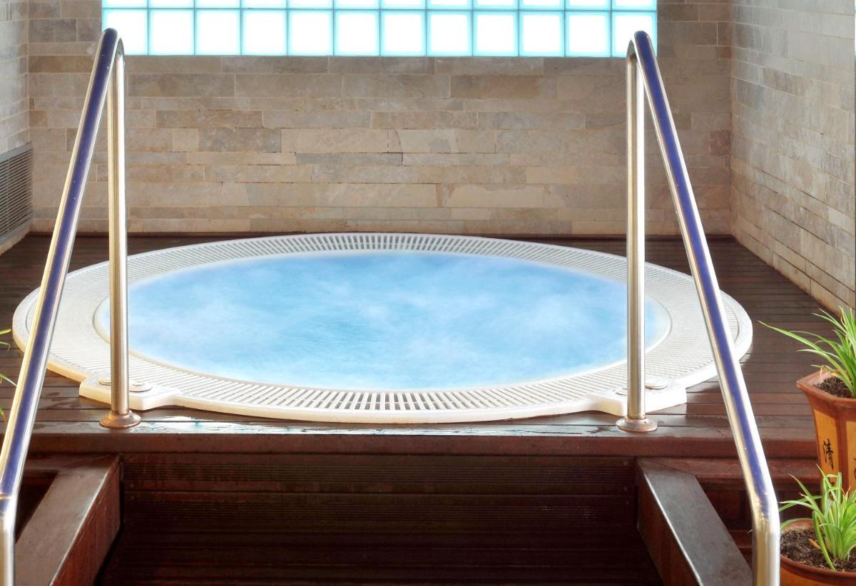 Piscina en o cerca de GHT Aquarium & Spa