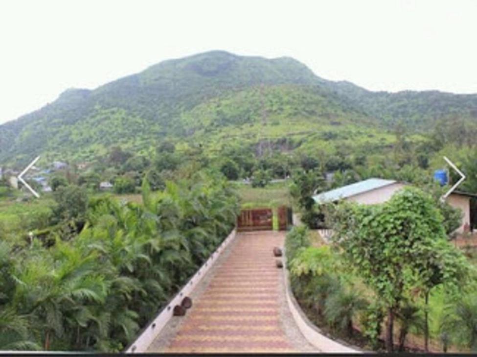 Rekhendra Villa 4BHK for Big Groups - Housity