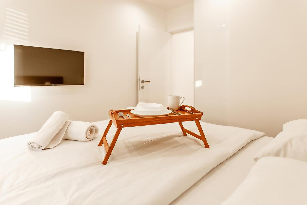White Apartments - Housity