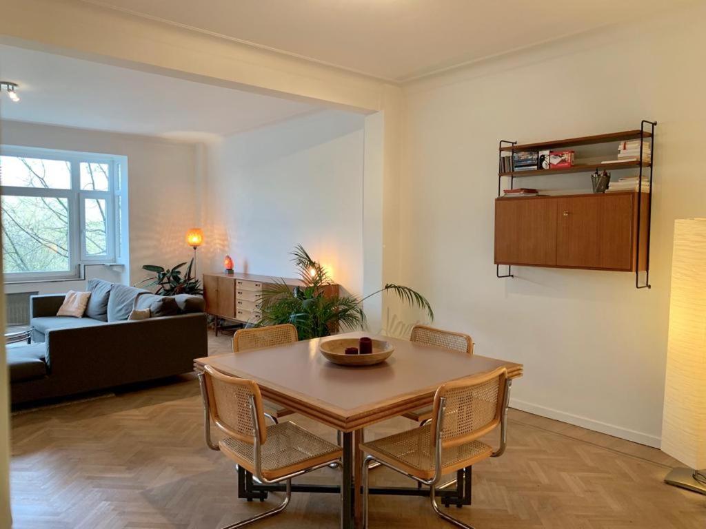 Suitetrails - Art deco apartment with park view