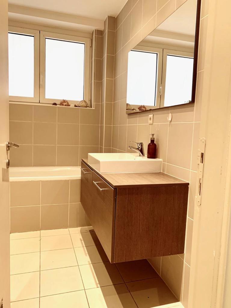 Suitetrails - Art deco apartment with park view