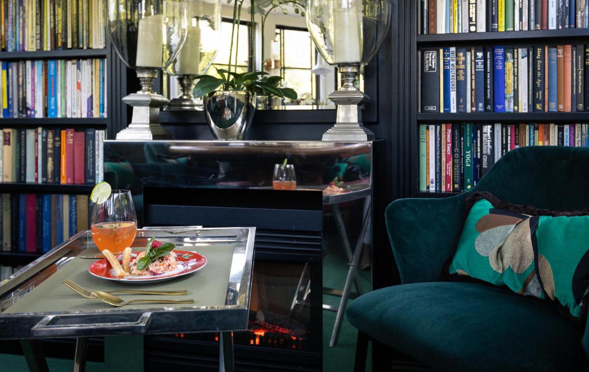 Ein Sitzbereich in der Unterkunft House of Hütter- Heidelberg Suites Boutique