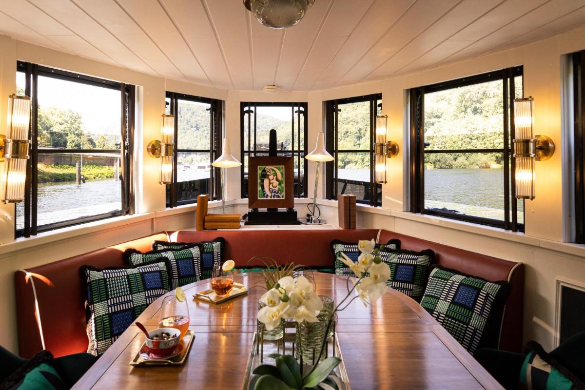 Ein Sitzbereich in der Unterkunft House of Hütter- Heidelberg Suites Boutique