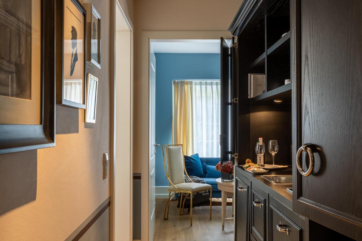 Küche/Küchenzeile in der Unterkunft House of Hütter- Heidelberg Suites Boutique