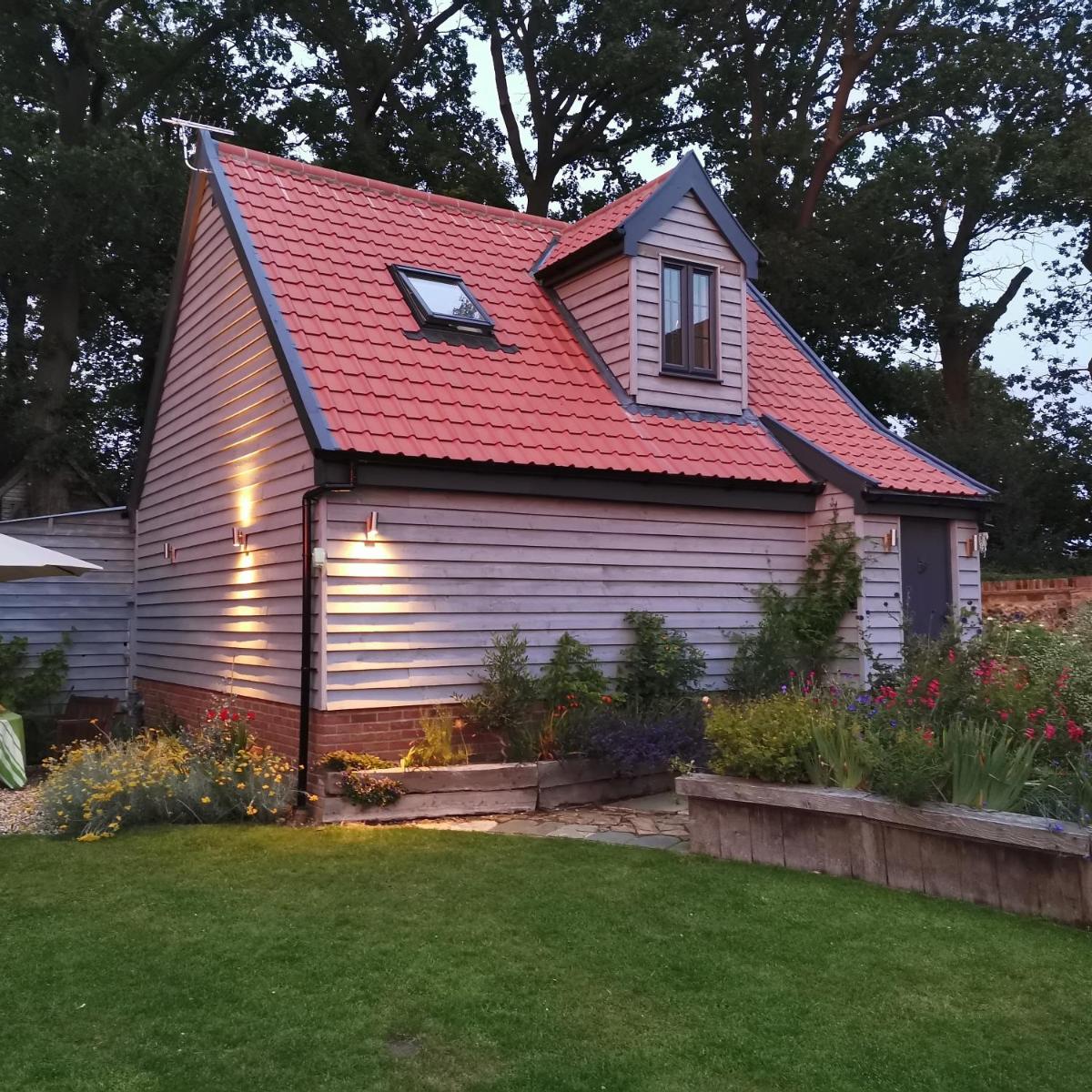 The Suffolk Cartlodge - Housity