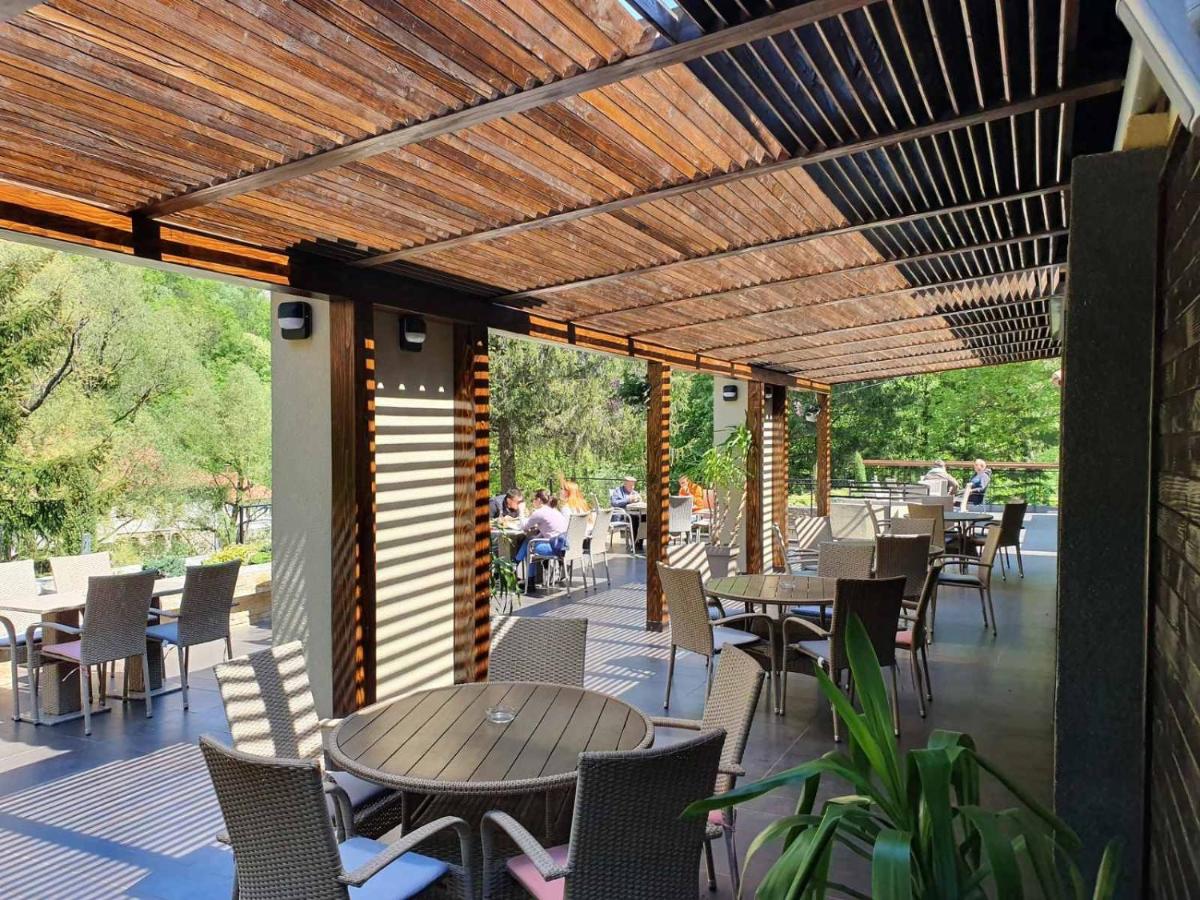 Restoran sa prenoćištem Gornjak - Housity