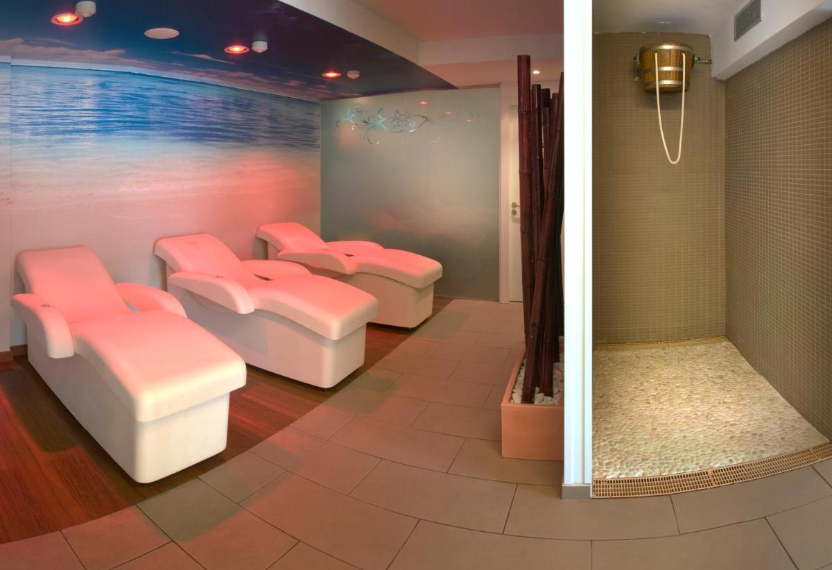 Imagen de la galería de GHT Oasis Park & Spa, en Lloret de Mar