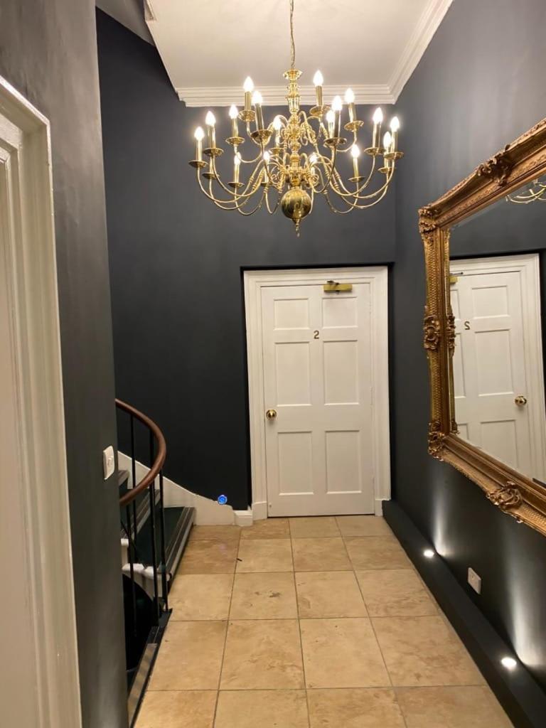 Queen Street Boutique Suites - Housity