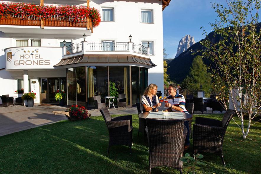 Hotel Grones - Housity