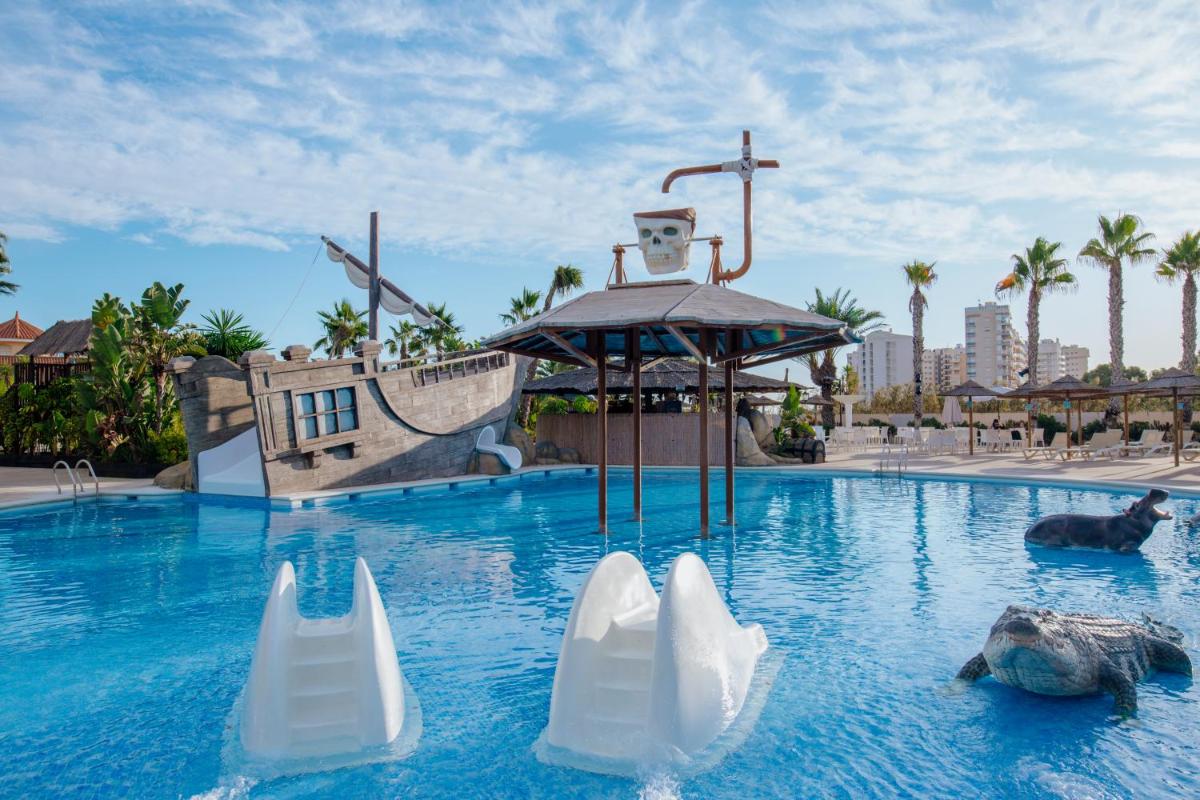 Piscina en o cerca de Alannia Guardamar