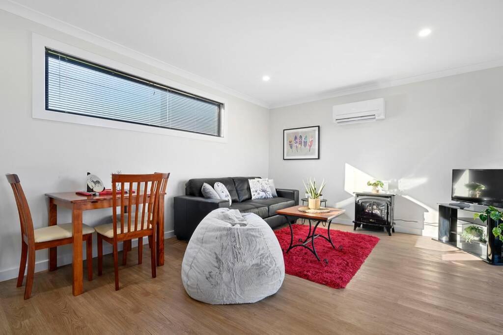 Zoo Villas : Villa Zebra - Central Wynyard - Housity