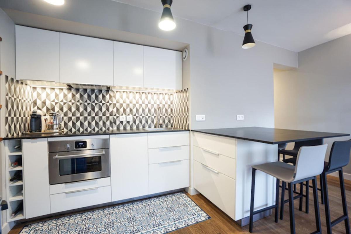 Charming Apt Close To The Cartier Foundation - Housity