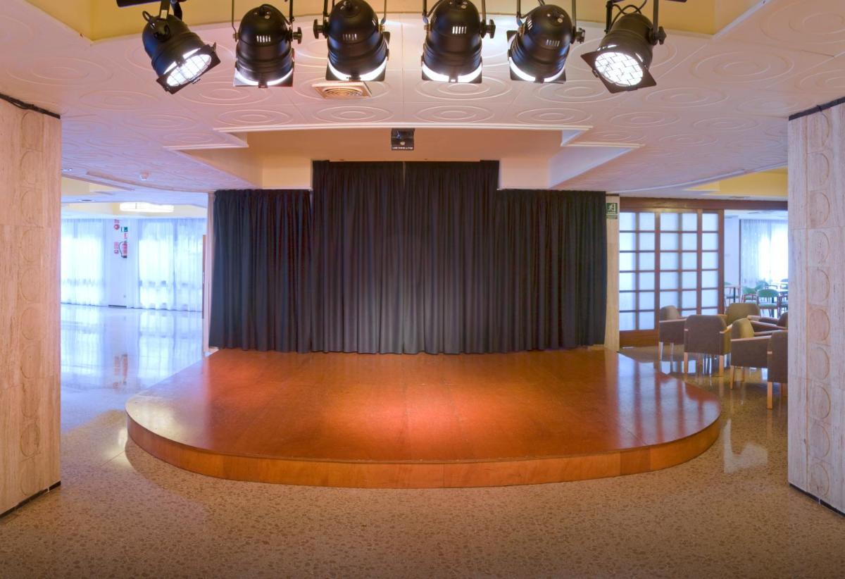Zona business o sala de conferencias en GHT Oasis Park & Spa