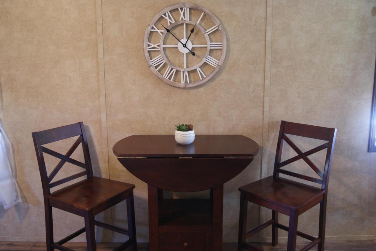 Kickapoo Shores Waterfront Cottages - Housity