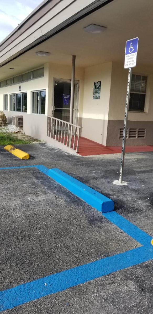 Parkway Inn - Housity