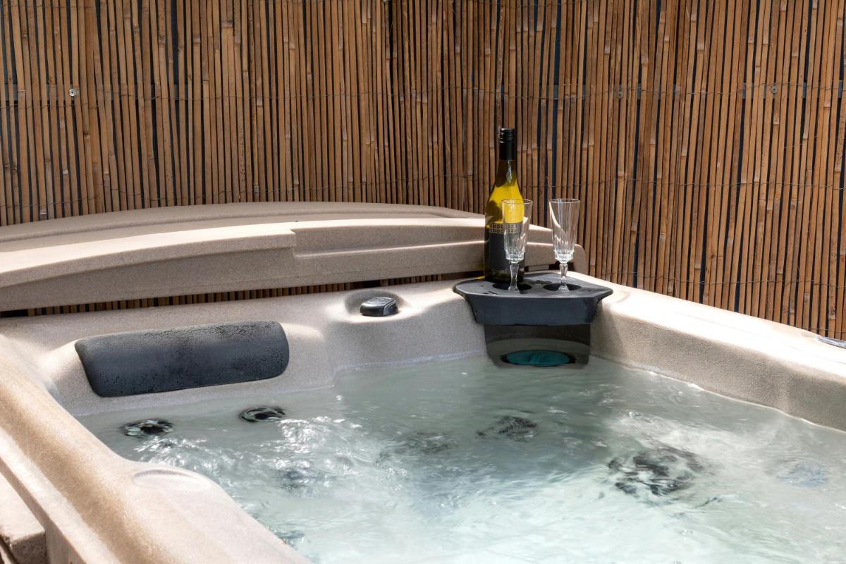 Finest Retreats - The Grove Annexe - Housity