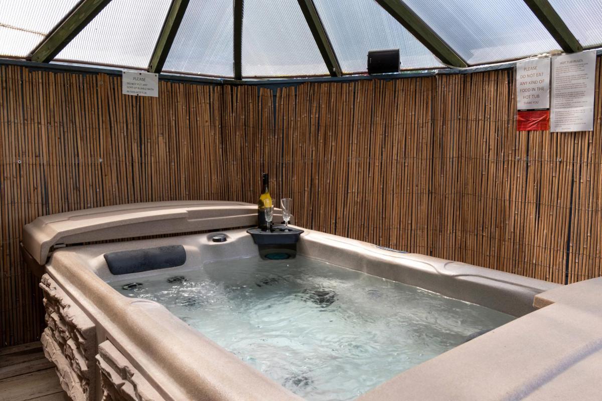 Finest Retreats - The Grove Annexe - Housity