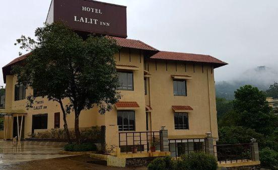Hotel Lalit Inn - Housity