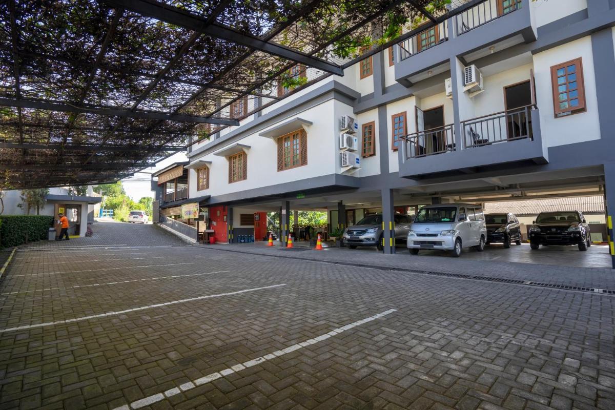 Dago's Hill Hotel - Housity