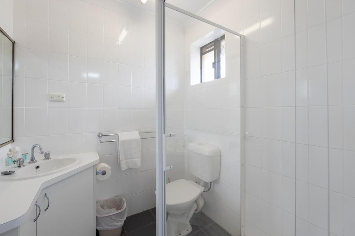Bribie Waterways Motel - Housity