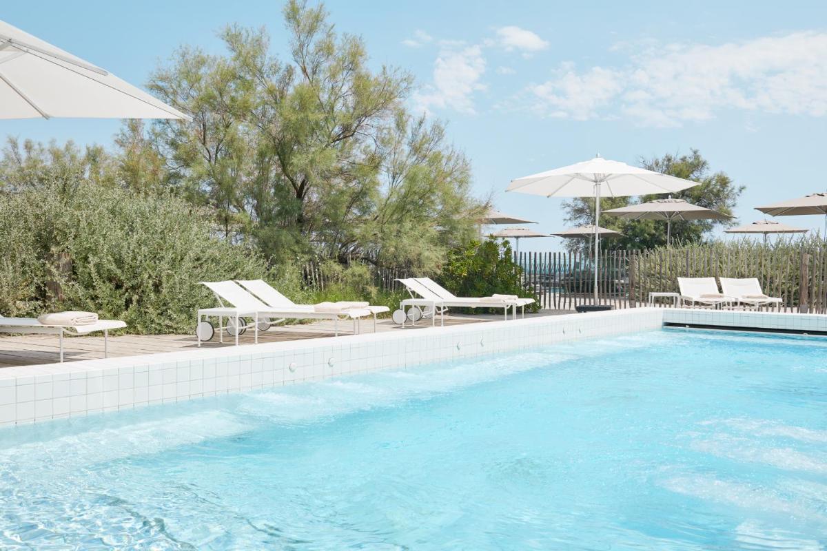 Piscine de l'établissement Hôtel Plage Palace & Spa ou située à proximité