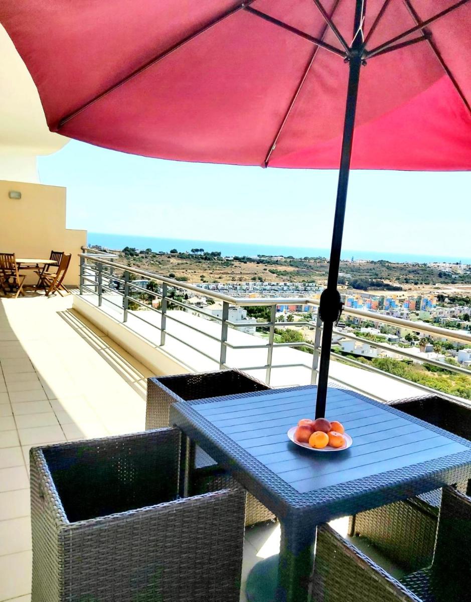 Sea View Penthouse in Albufeira - Housity
