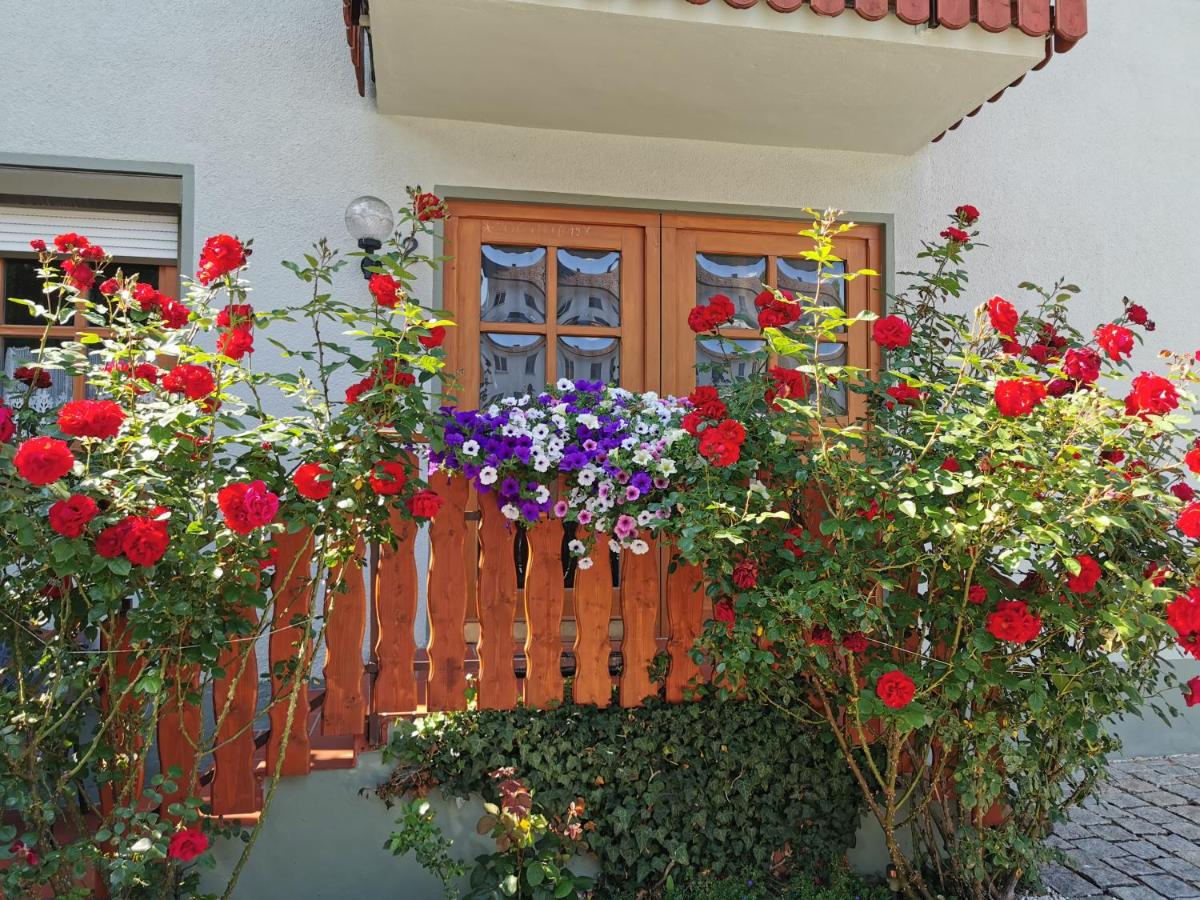 Hohes Ferienhaus - Housity