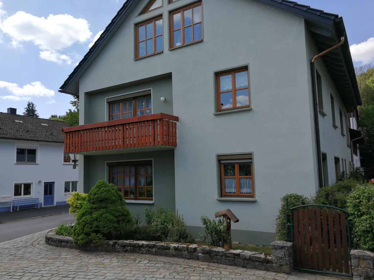 Hohes Ferienhaus - Housity