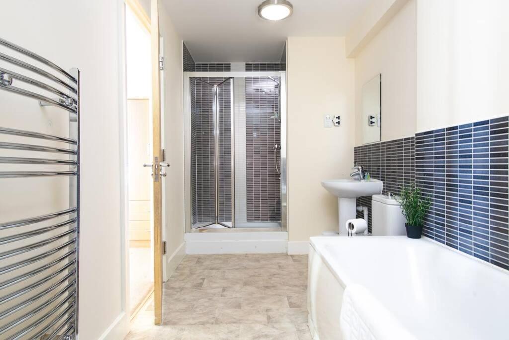 Pluxa Urban View Birmingham - Housity