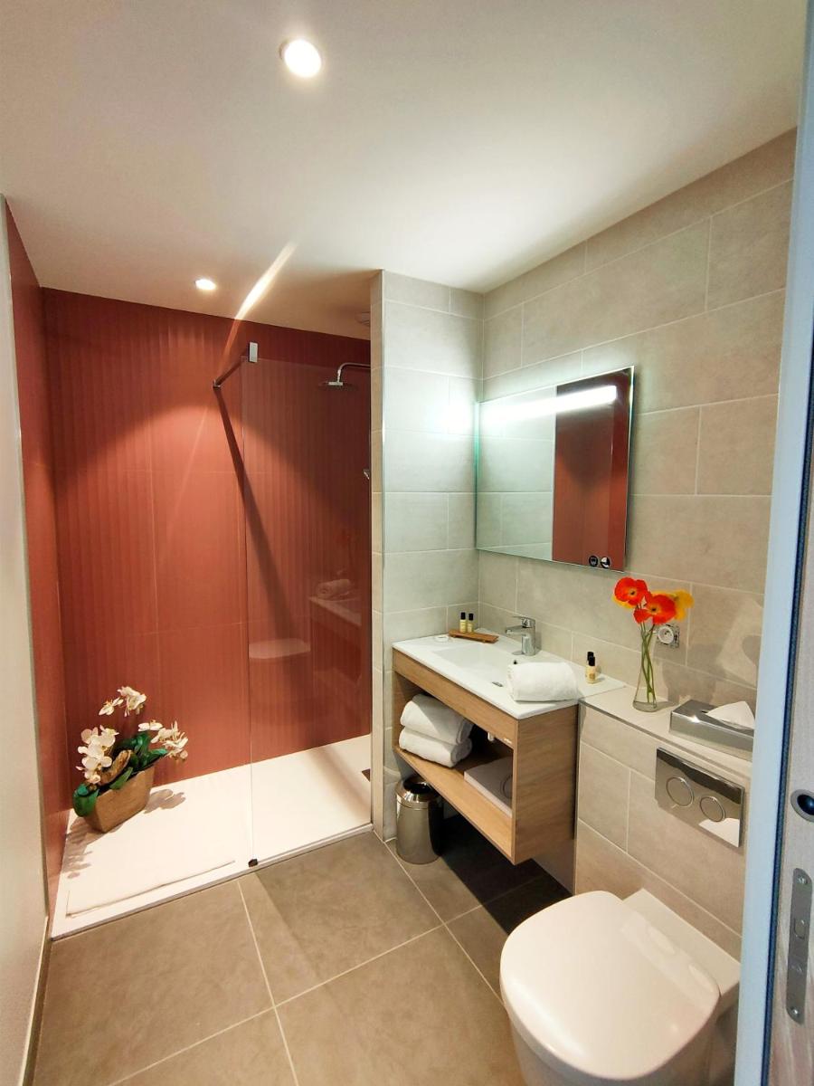 Salle de bains dans l'établissement Abbaye des Capucins Spa & Resort