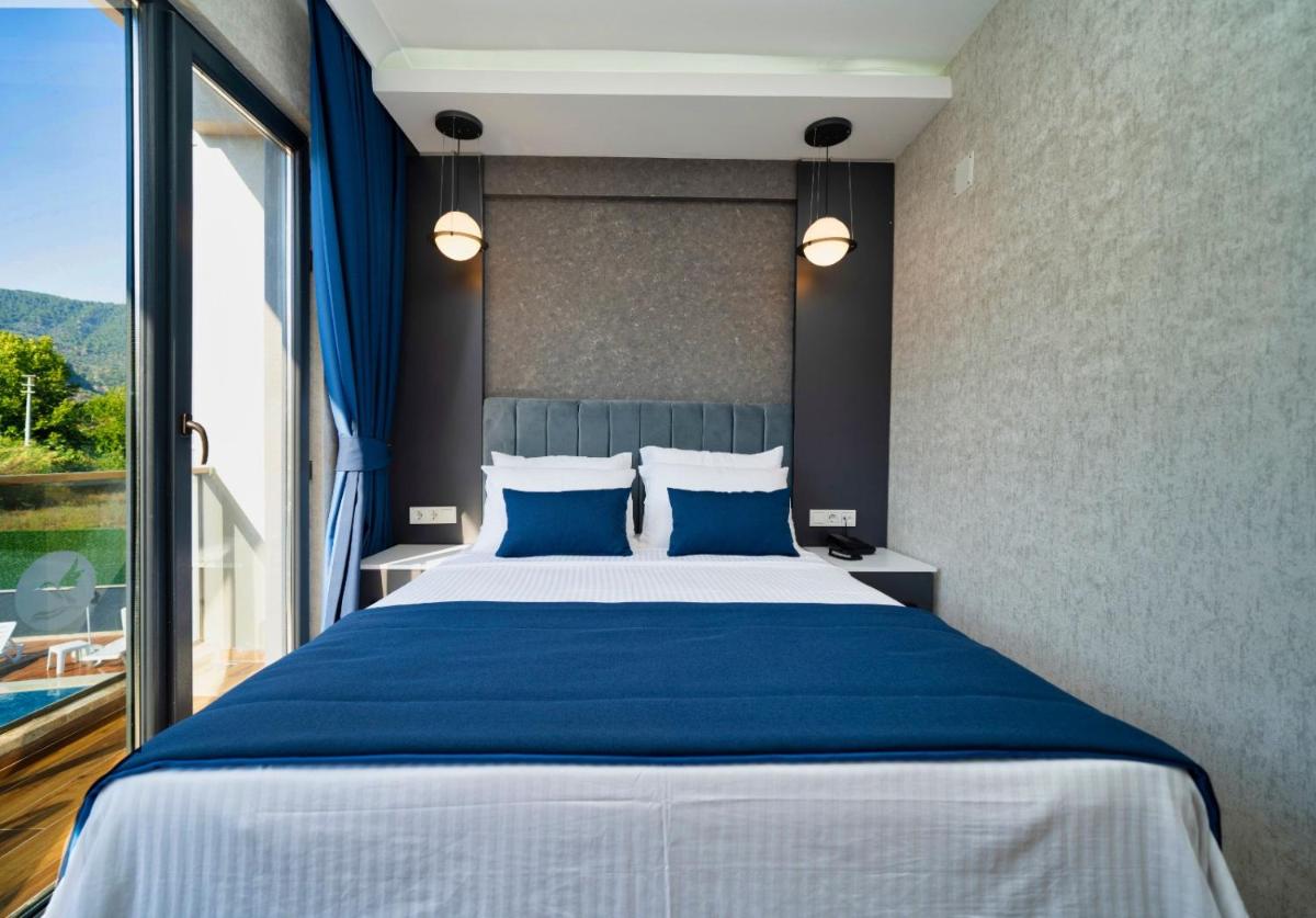 The Halcyon - Housity
